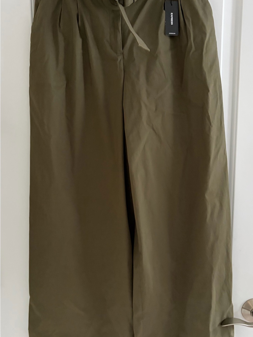 NWT Express Olive Green Super High-Rise Wide-Leg Pants with Belt